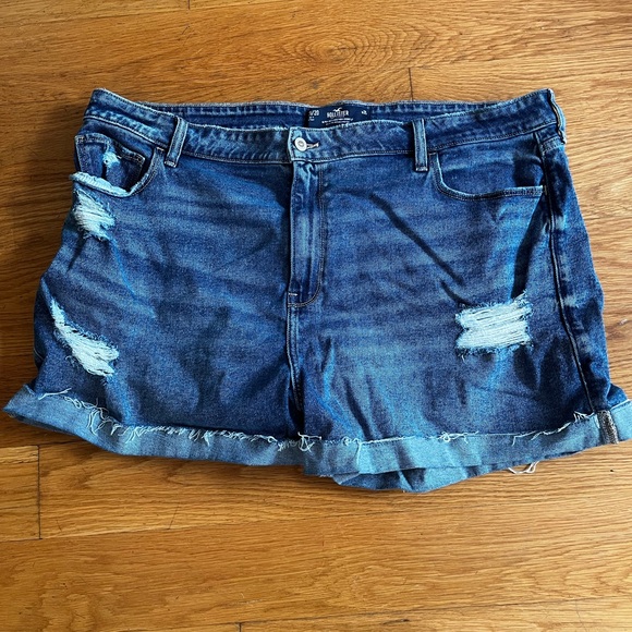 HOLLISTER Ultra High-Rise Ripped Medium Wash Denim Mom Shorts, Size 35W - Picture 5 of 6